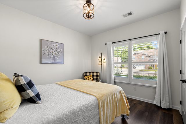 209 Wyburn Pl, Burns, TN 37029