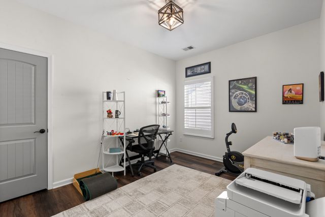 209 Wyburn Pl, Burns, TN 37029