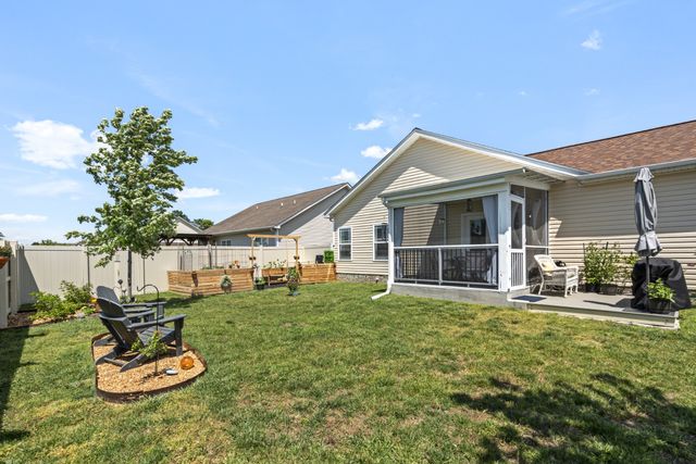 209 Wyburn Pl, Burns, TN 37029