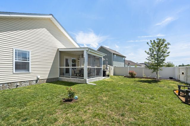 209 Wyburn Pl, Burns, TN 37029