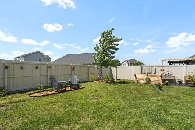 209 Wyburn Pl, Burns, TN 37029