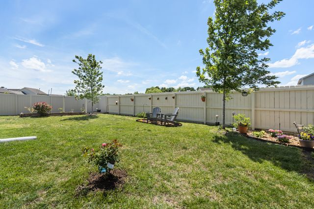 209 Wyburn Pl, Burns, TN 37029