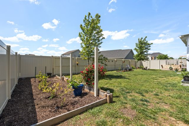 209 Wyburn Pl, Burns, TN 37029