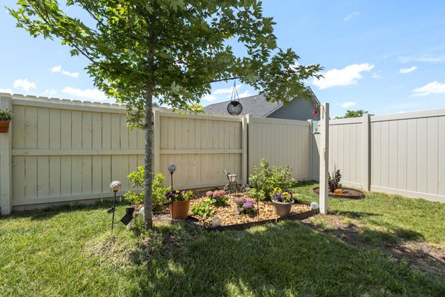 209 Wyburn Pl, Burns, TN 37029