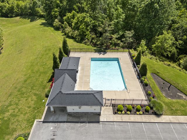 209 Wyburn Pl, Burns, TN 37029