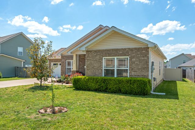 209 Wyburn Pl, Burns, TN 37029