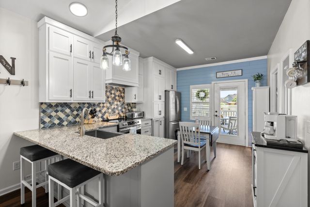 209 Wyburn Pl, Burns, TN 37029