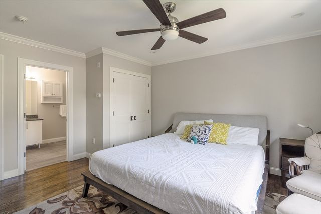 8 Goldman Cir, Bedford, MA 01730