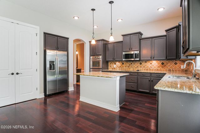 1684 FENTON Avenue, St. Johns, FL 32259