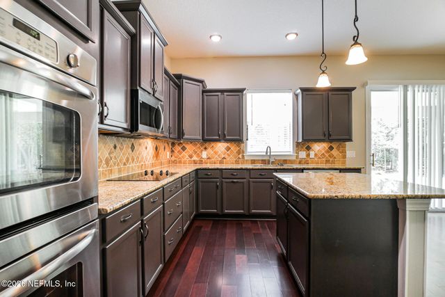 1684 FENTON Avenue, St. Johns, FL 32259