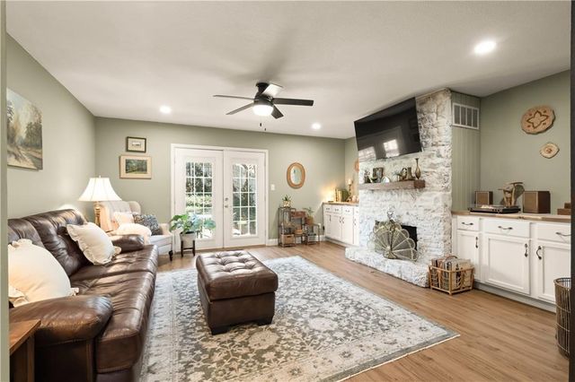 5557 Santa Fe Drive, Overland Park, KS 66202