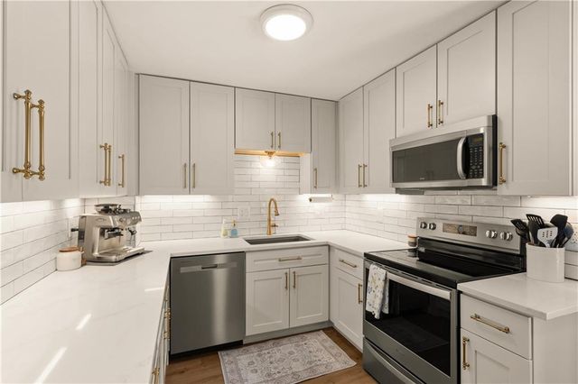 5557 Santa Fe Drive, Overland Park, KS 66202