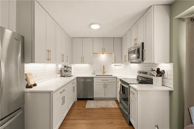 5557 Santa Fe Drive, Overland Park, KS 66202