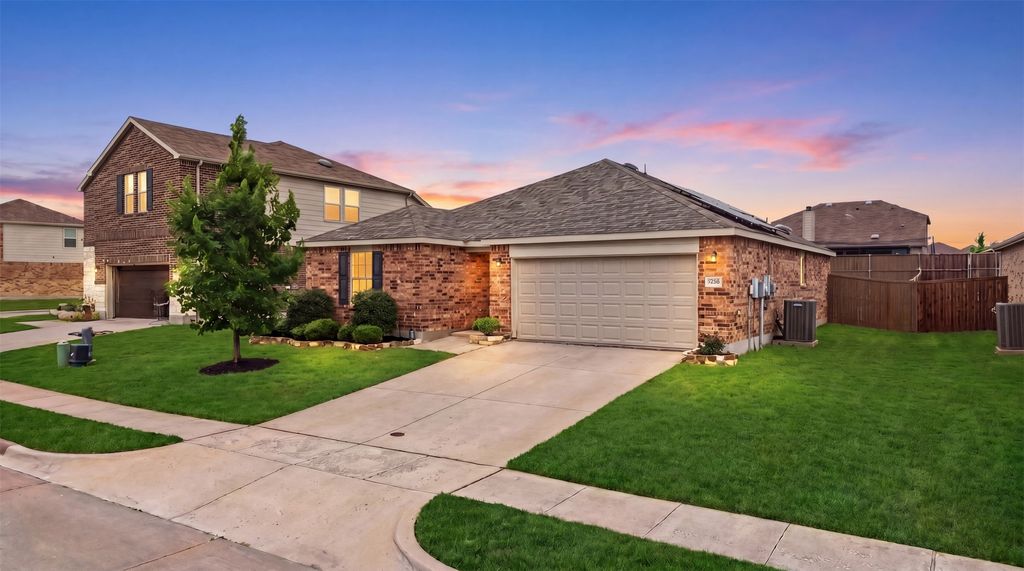 1628 Trace Drive, Aubrey, TX 76227