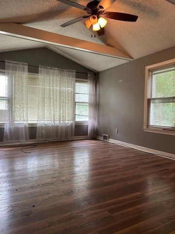 27 Hilltop St, West Springfield, MA 01089
