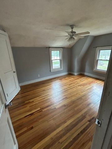 27 Hilltop St, West Springfield, MA 01089