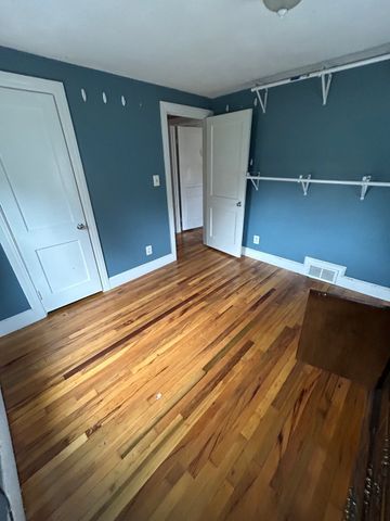 27 Hilltop St, West Springfield, MA 01089