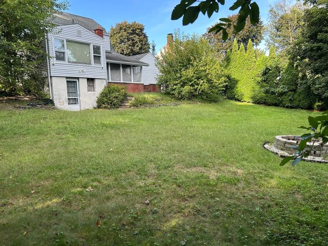 27 Hilltop St, West Springfield, MA 01089