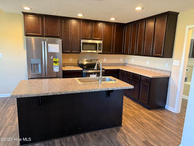 140 James H Road, Cameron, NC 28326