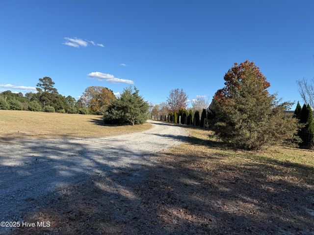 140 James H Road, Cameron, NC 28326