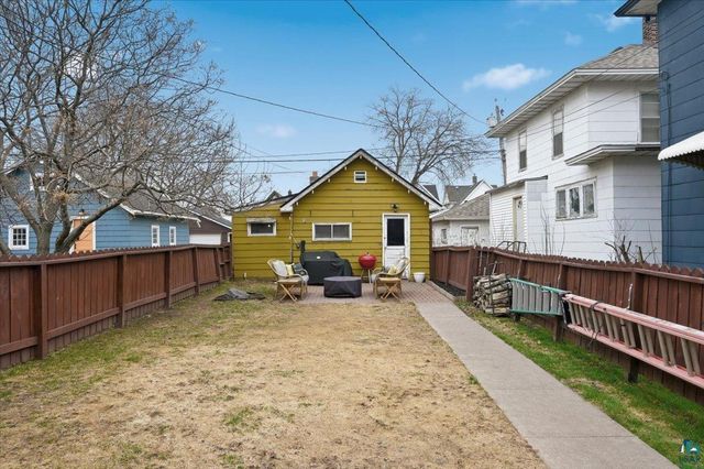 1105 Weeks Ave, Superior, WI 54880