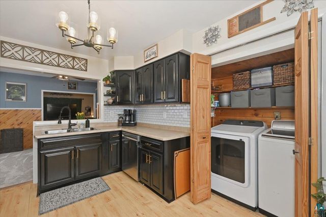 1105 Weeks Ave, Superior, WI 54880