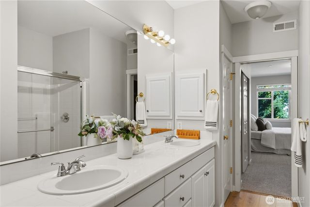 1392 Huckleberry Cir, Issaquah, WA 98029