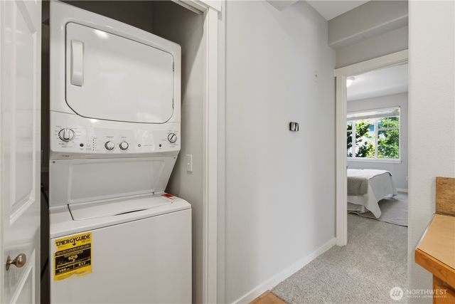 1392 Huckleberry Cir, Issaquah, WA 98029