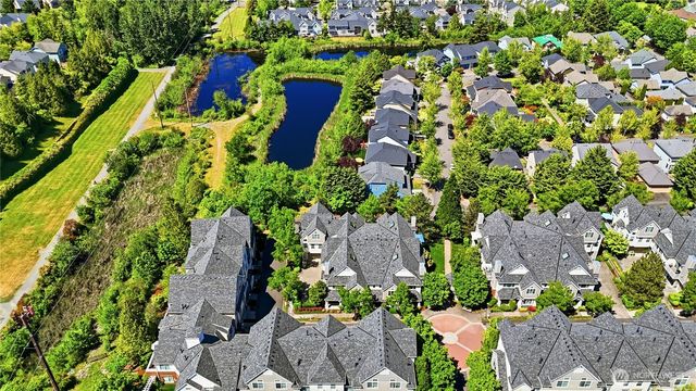 1392 Huckleberry Cir, Issaquah, WA 98029