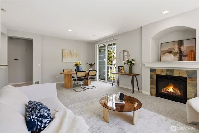 1392 Huckleberry Cir, Issaquah, WA 98029