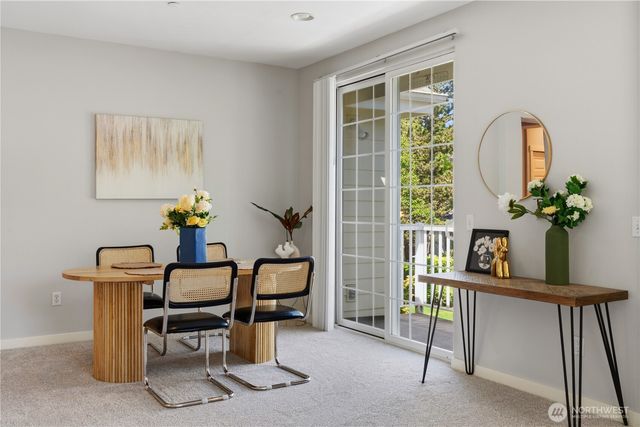 1392 Huckleberry Cir, Issaquah, WA 98029