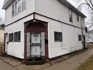 2477 N 6th STREET, Milwaukee, WI 53212