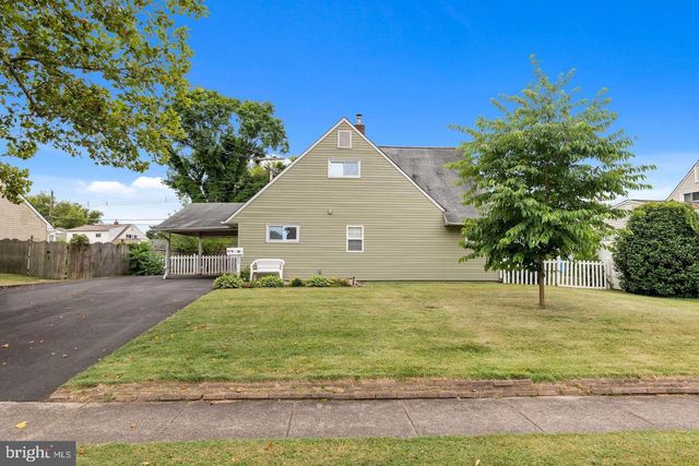 16 CRABTREE DR, Levittown, PA 19055