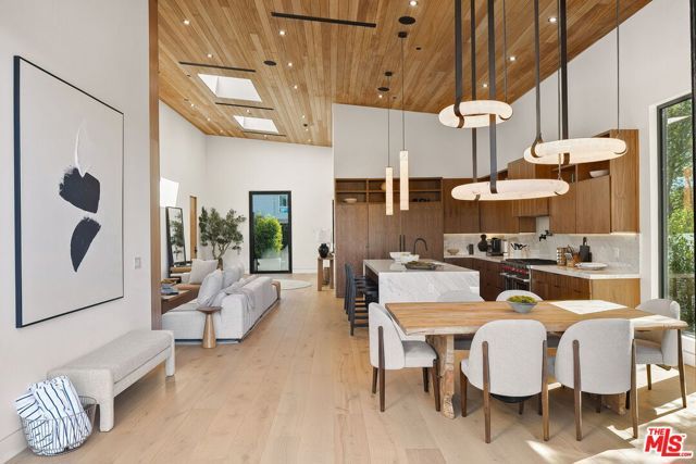 9715 Arby Drive, Beverly Hills, CA 90210