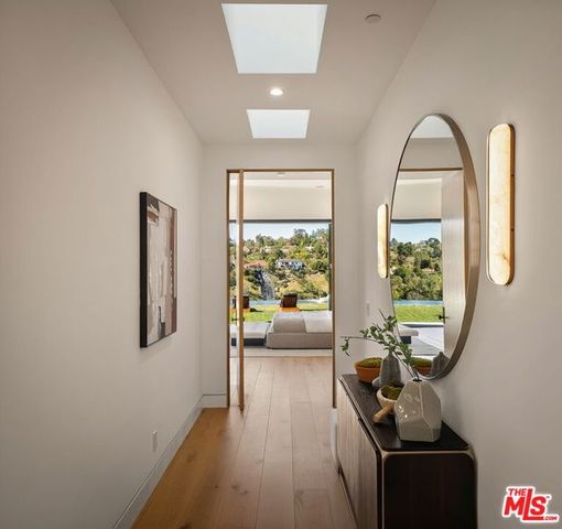 9715 Arby Drive, Beverly Hills, CA 90210