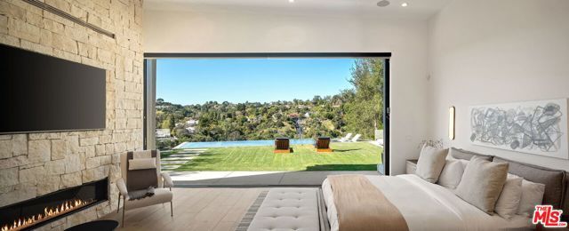 9715 Arby Drive, Beverly Hills, CA 90210