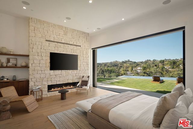 9715 Arby Drive, Beverly Hills, CA 90210