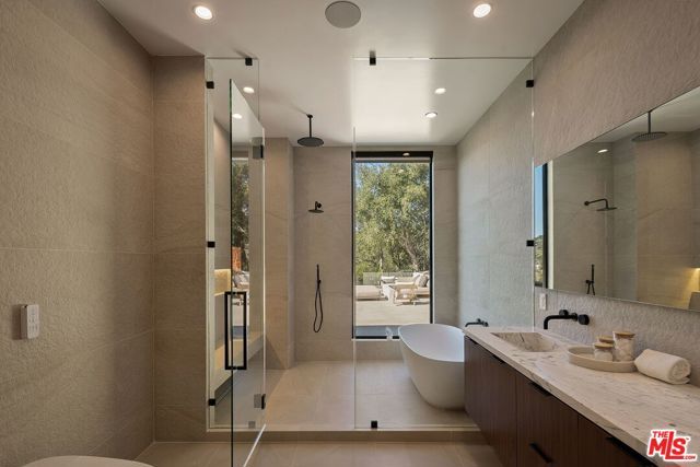 9715 Arby Drive, Beverly Hills, CA 90210