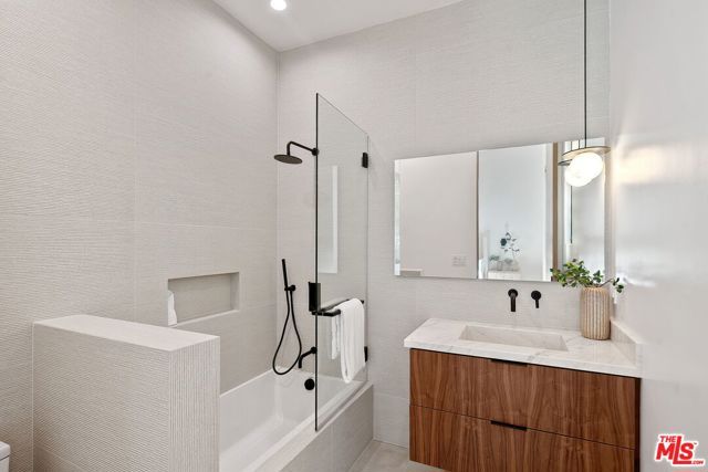 9715 Arby Drive, Beverly Hills, CA 90210