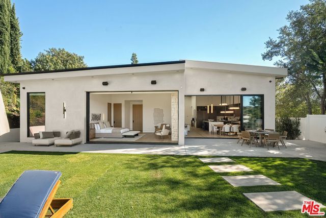 9715 Arby Drive, Beverly Hills, CA 90210