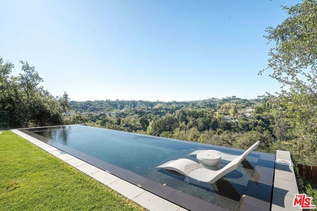 9715 Arby Drive, Beverly Hills, CA 90210