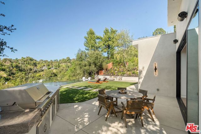 9715 Arby Drive, Beverly Hills, CA 90210