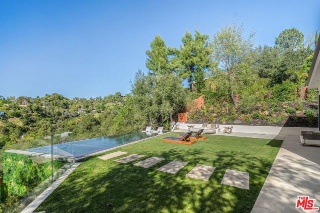 9715 Arby Drive, Beverly Hills, CA 90210