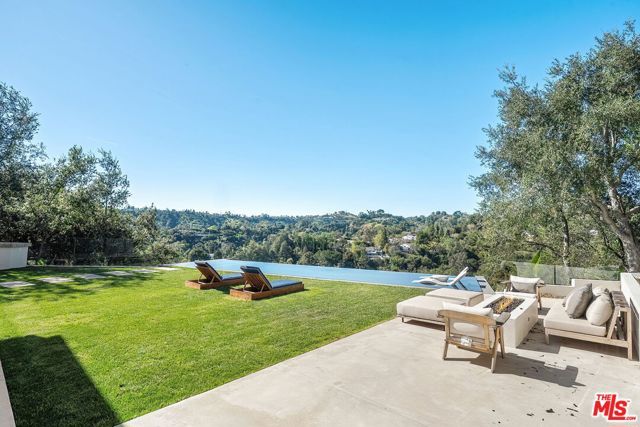 9715 Arby Drive, Beverly Hills, CA 90210