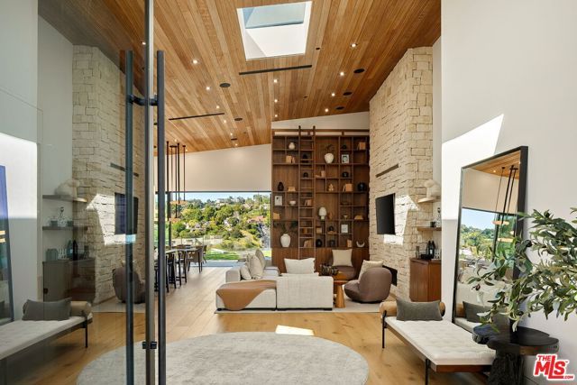 9715 Arby Drive, Beverly Hills, CA 90210