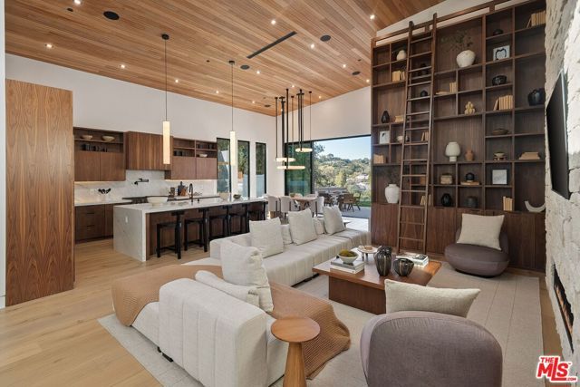 9715 Arby Drive, Beverly Hills, CA 90210