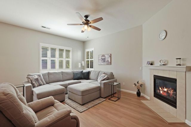 9554 Harvest Gold Ct, Sacramento, CA 95827