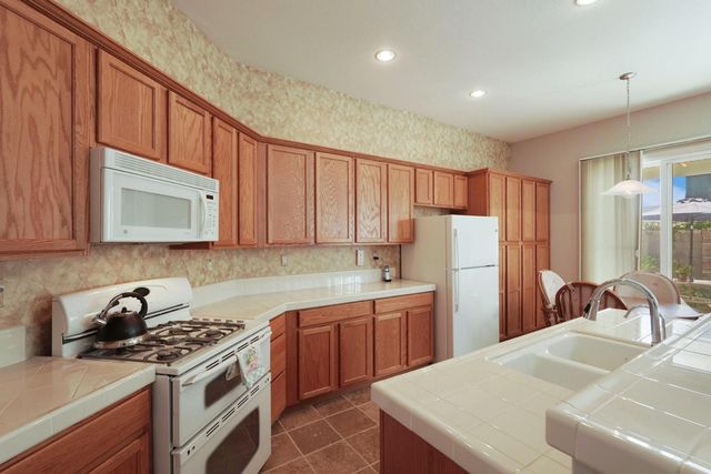 9554 Harvest Gold Ct, Sacramento, CA 95827