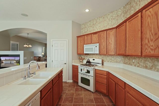 9554 Harvest Gold Ct, Sacramento, CA 95827