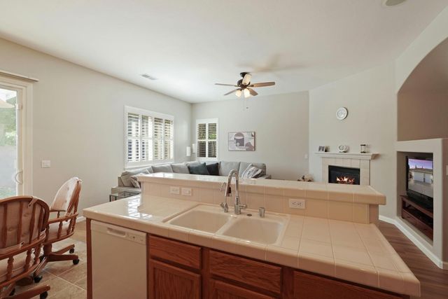 9554 Harvest Gold Ct, Sacramento, CA 95827